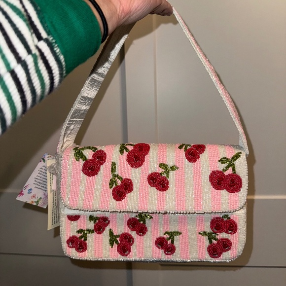 Viral cherry beaded bag - Picture 1 of 3